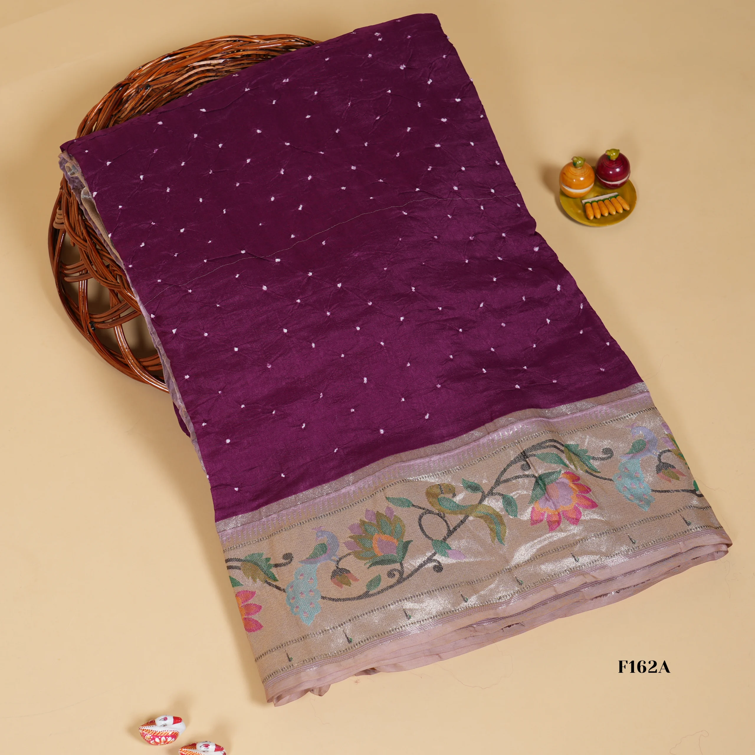 F162A Paithani Bandhej - Image 1