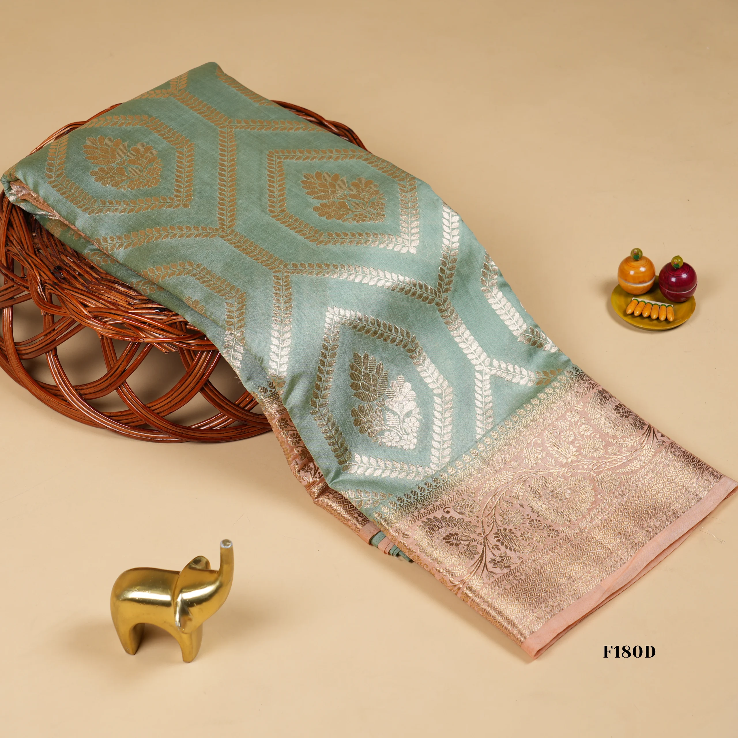 F180D Munga Silk - Image 1