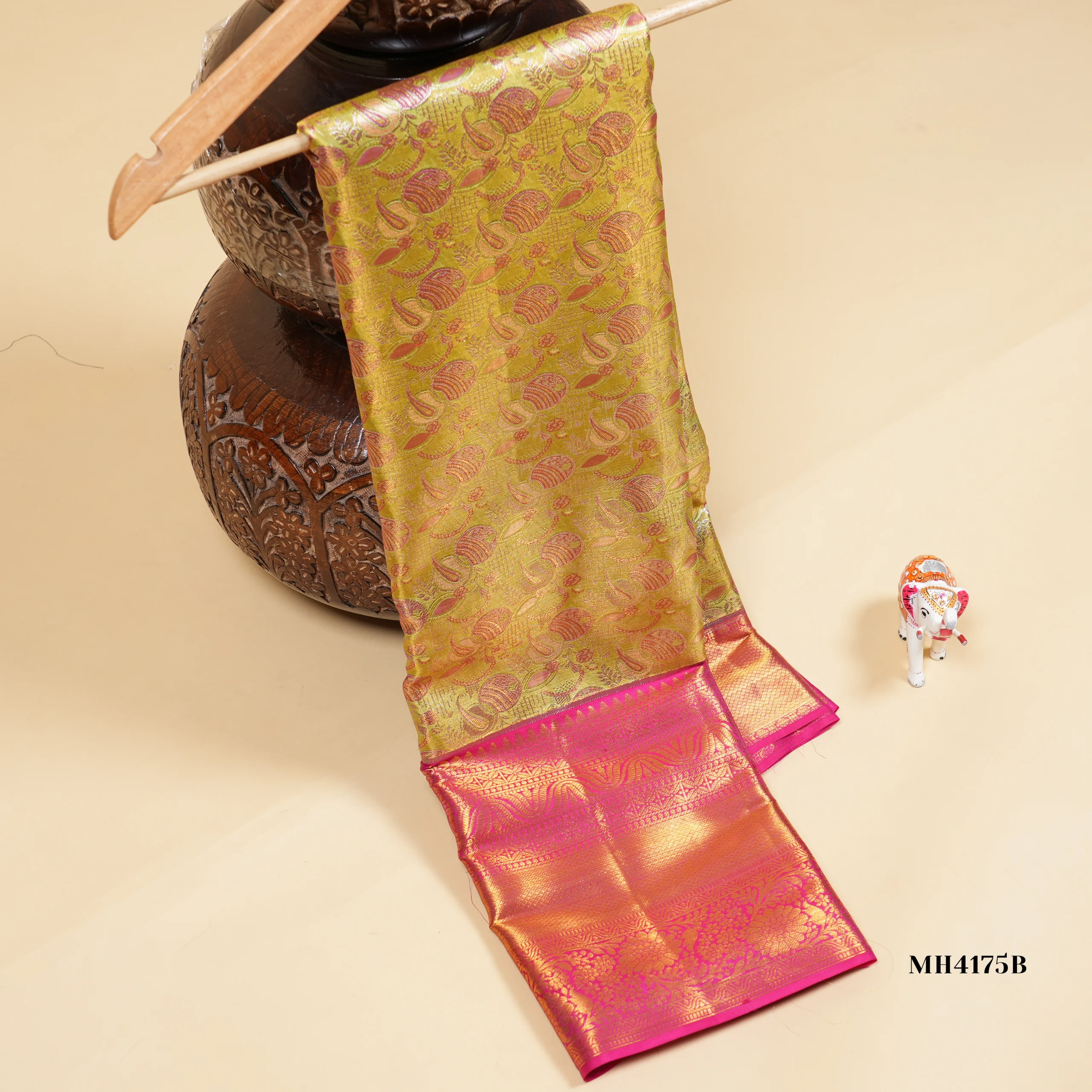 MH4175B(1) Pure Vintage Pattu - Image 1